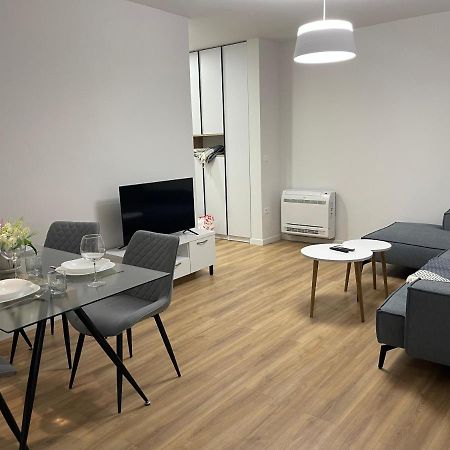 Wanderlust Tirana Apartment Bagian luar foto