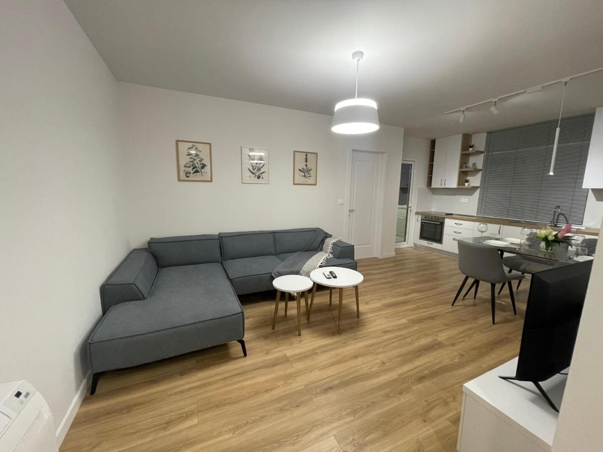 Wanderlust Tirana Apartment Bagian luar foto